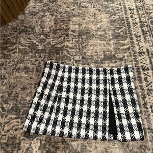 Stylish Black and White Checkered shirt topper